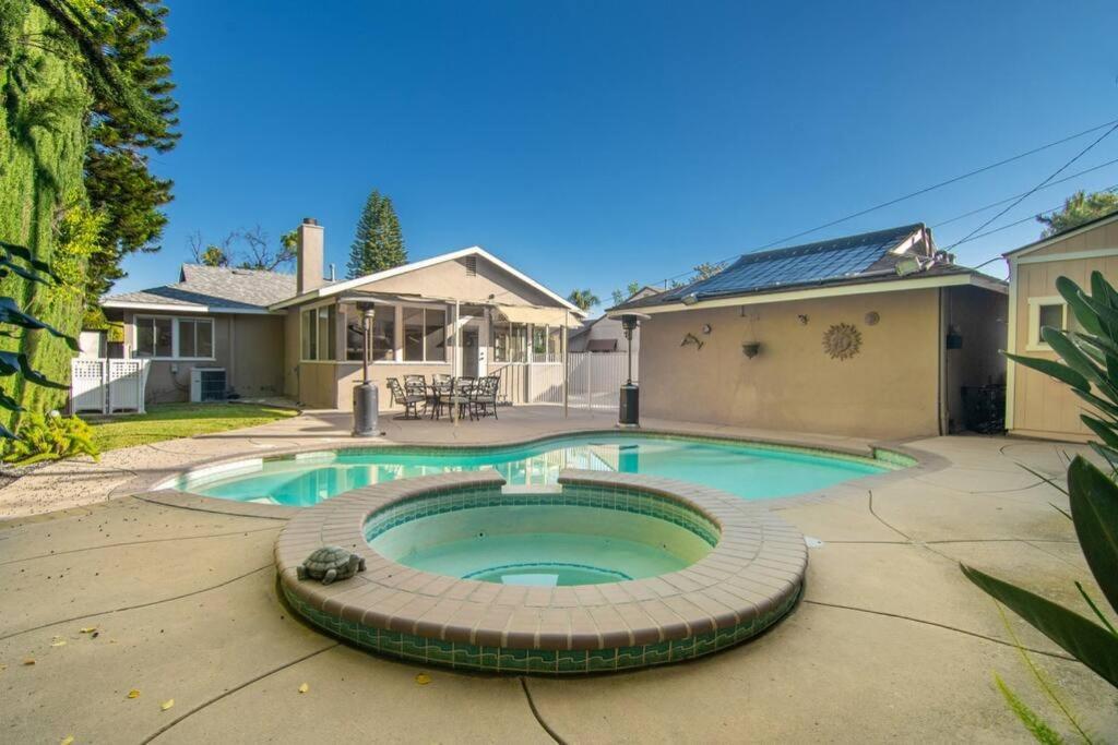 Large Home With Pool + Jacuzzi Los Angeles Zewnętrze zdjęcie